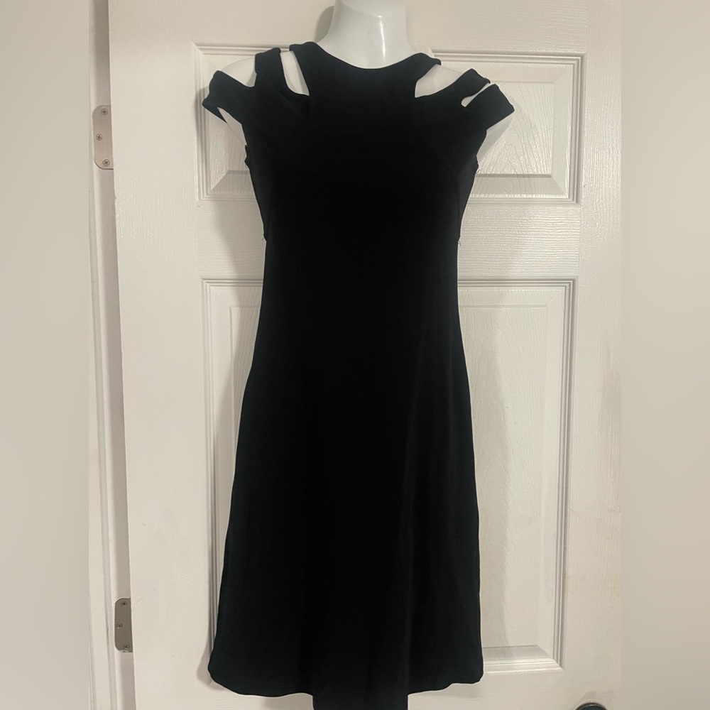 XS:S Clothing Elegant Black Off-Shoulder Cutout Dress Size S